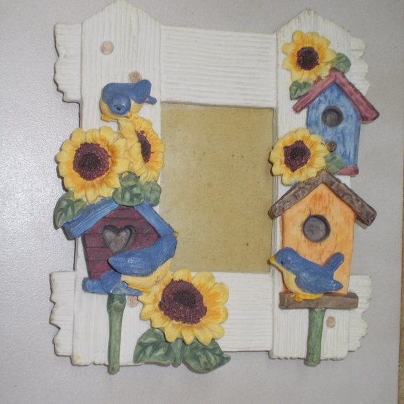 Unique Sunflower table top porcline picture frame, 6.5"x6", picture 2.5"x3.5" - Picture 2 of 4